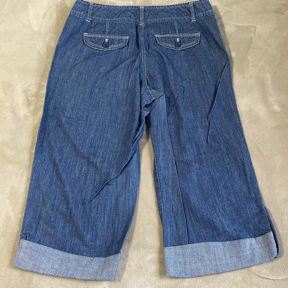 New York & Company Denim Capris - Picture 9 of 14